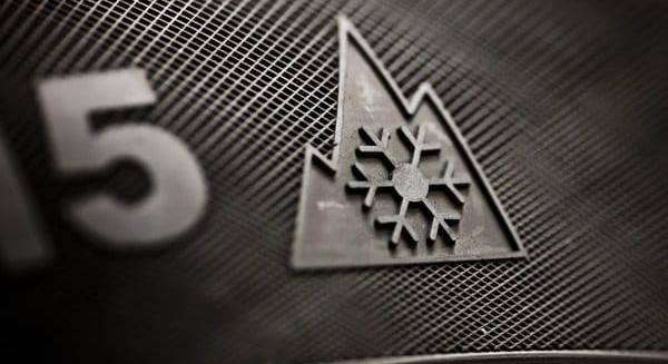 Beszédes számok: pontosan ennyit számít a téligumi hóban és jégen