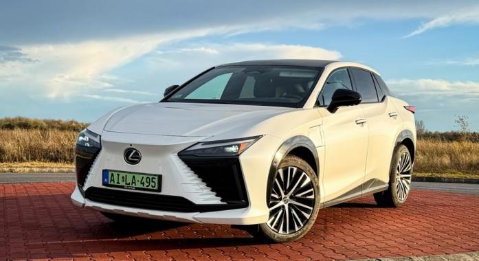 Manga Panda - Lexus Rz 300e Teszt