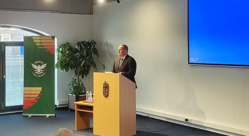 Mesterséges intelligencia képzés jöhet a honvédelemben