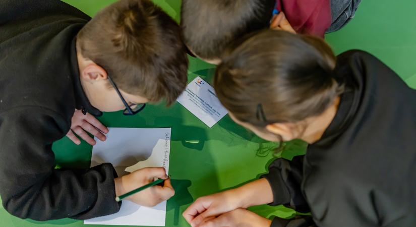 Bántalmazás, zaklatás, függőségek: veszélyben a gyerekek