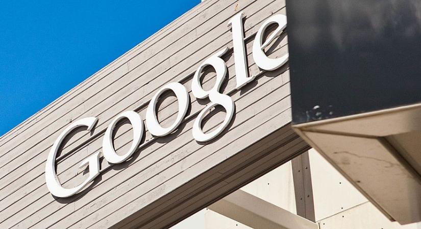 Elkezdte tönkrevágni a Discover-t is mesterséges intelligenciájával a Google