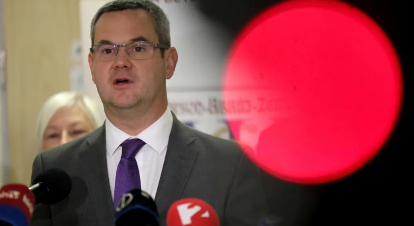 Reagált a Takács Péterrel összeszólalkozó édesapa, akit az egészségügyi államtitkár „tiszás trollnak” nevezett