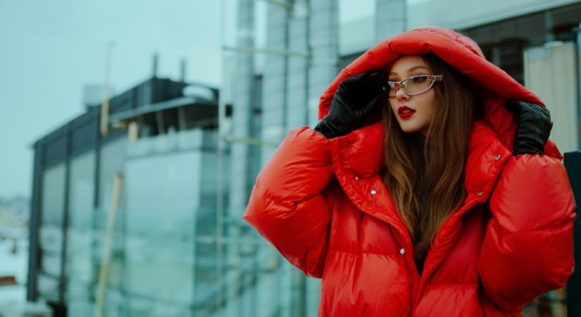 Így viselheted stílusosan a legmelegebb pufidzsekit is