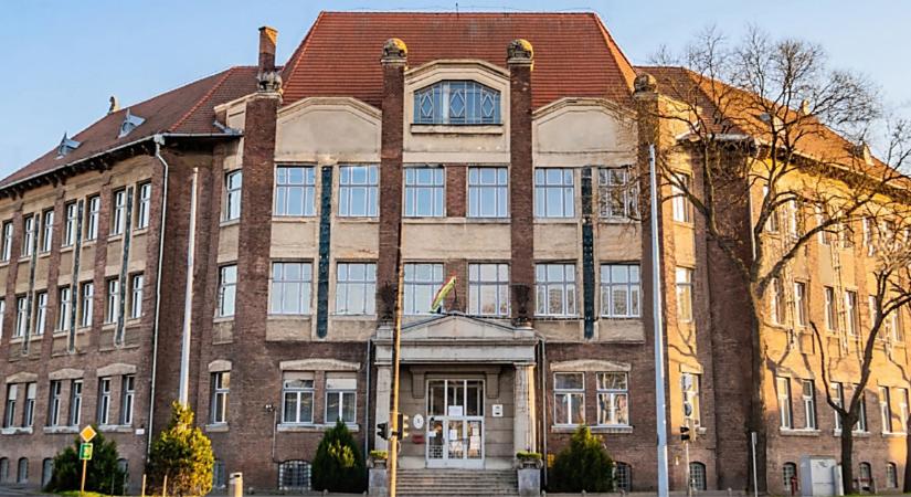 Nem „csupán” új kolit kap a debreceni iskola, bővítik és felújítják az épületét is