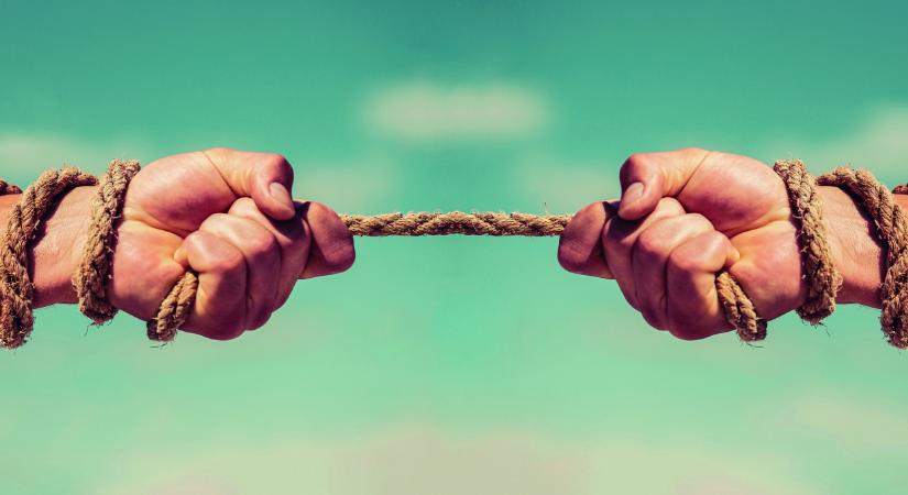 Orvosoligarchák torzítják a rendszer működését