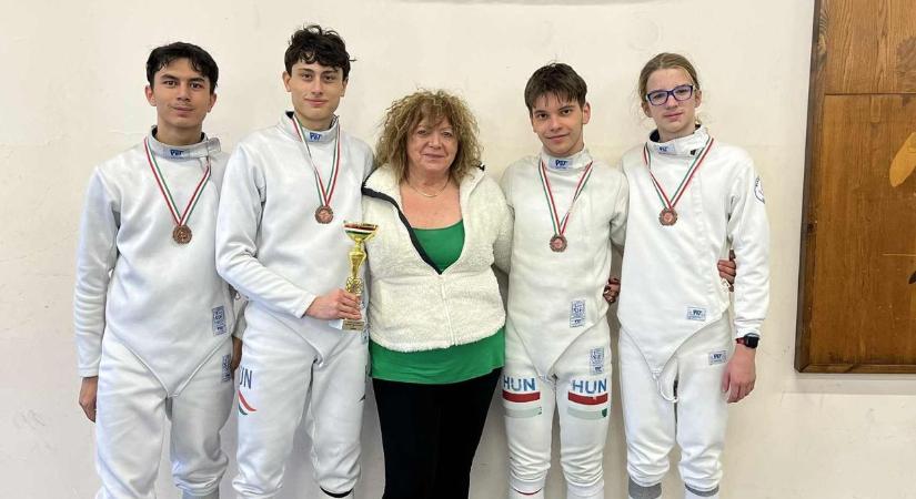 Remek siker: párbajtőr-bronz a Balaton-partjára