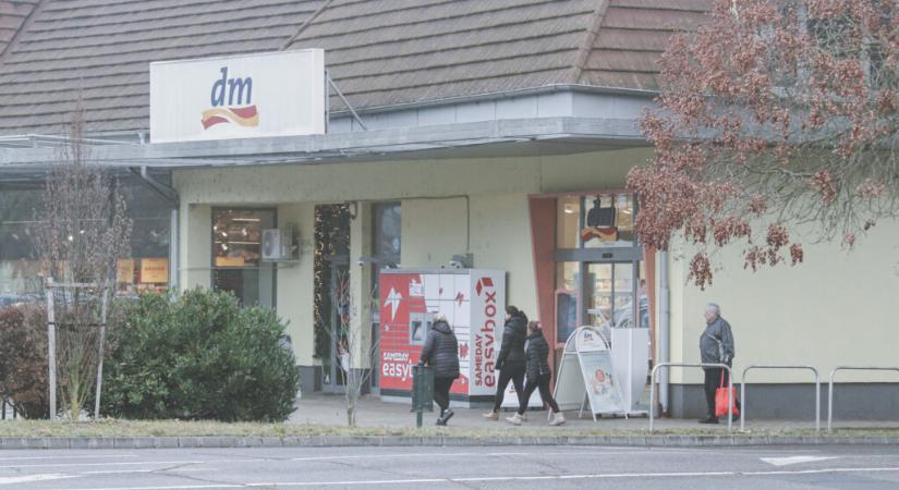 Bezár a nagyatádi DM