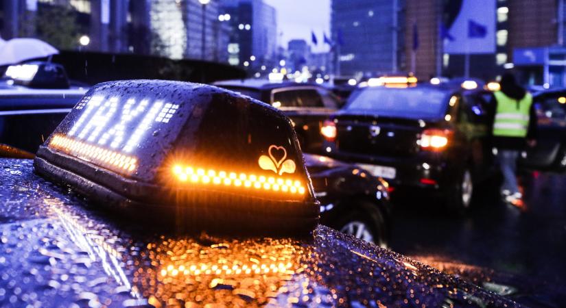 „Tisztességtelen verseny” – Vége az egyik ősi taxis cégnek