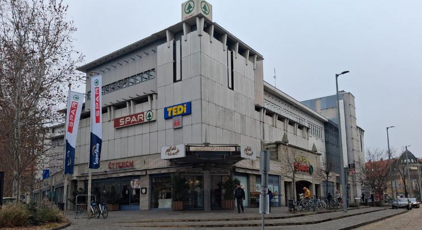 Három új üzlet nyílik meg Kecskeméten, szédületes roham indulhat az ajándékokért – fotó