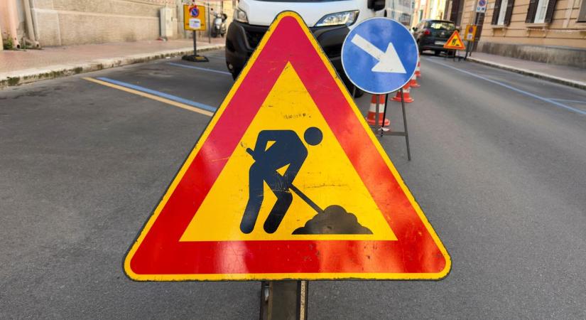 Teljes útzár mellett dolgoznak hétfőtől – egy hét alatt megújul a burkolat