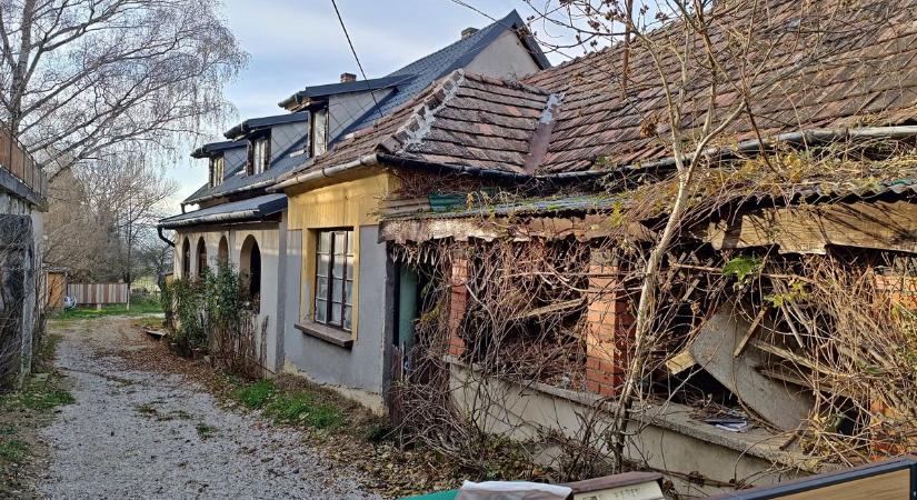 Megdöbbentő kettős tragédia Zalában! A padláson találták meg a holttesteket