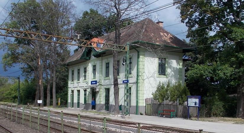 Vádat emeltek a lánya zaklatójának nyakát megvágó férfi ellen