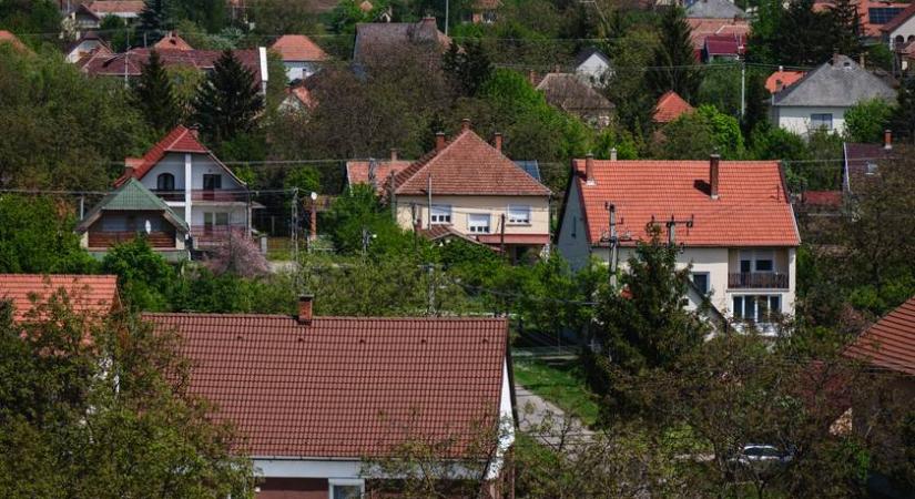 Fizetned kell, ha ebben a magyar városban akarsz élni: a pénzt munkára is válthatod