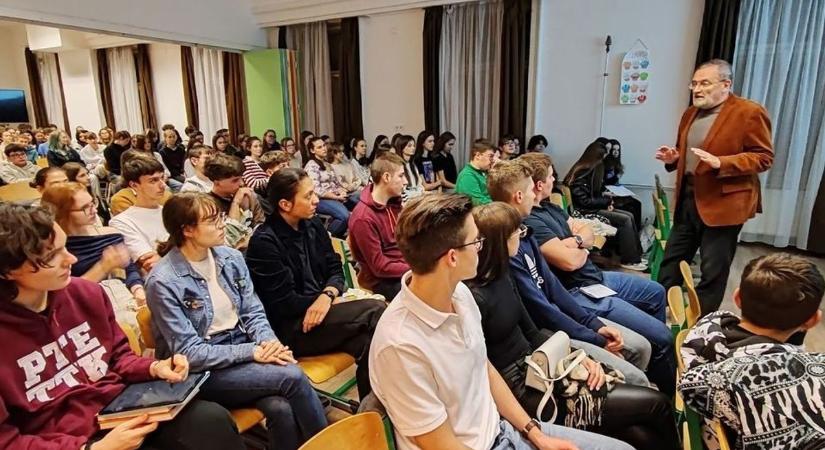 Mi zajlott a gimnázium falai között éjszaka? Most minden kiderül!