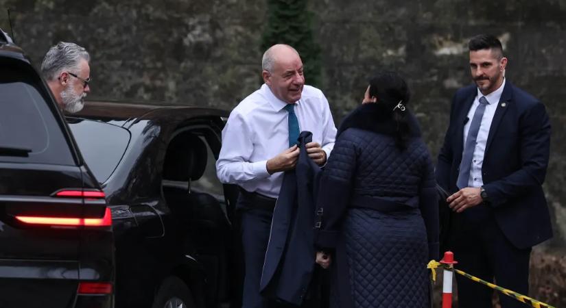 V4 heads of state meet in Esztergom amid heavy police presence and the exclusion of the independent press