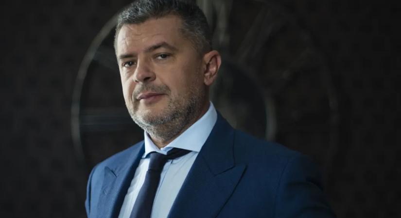 Se köszönöm, se tisztességes címzés – kiakadt, csak papírmasé mását delegálta az átadás-átvételre az agárdi fürdő távozó igazgatója