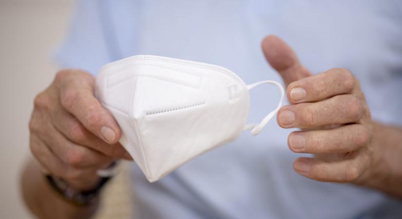 Letöltendő börtönt kértek az orvosra, aki Covid-gyógyszert lopott a kórházból