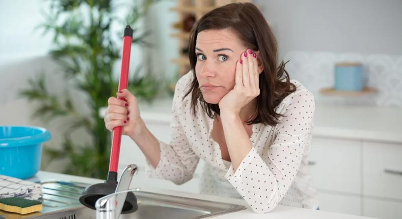 Eldugult lefolyó? Ezzel az olcsó, de zseniális trükkel egy fillért sem kell vízvezeték szerelőre költened