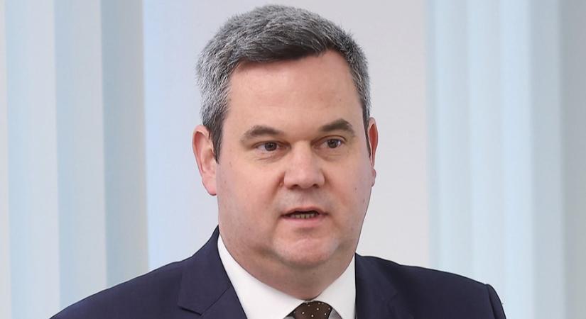 Mit üzen Takács Péter "bocsánatkérő" nyilatkozata?