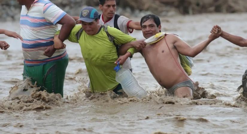 Halálos földcsuszamlás Peruban: az Amazonas folyó két csónakot nyelt el, legalább 12-en meghaltak
