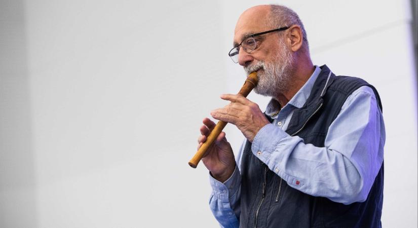 Adventi turnéra indul a Kaláka