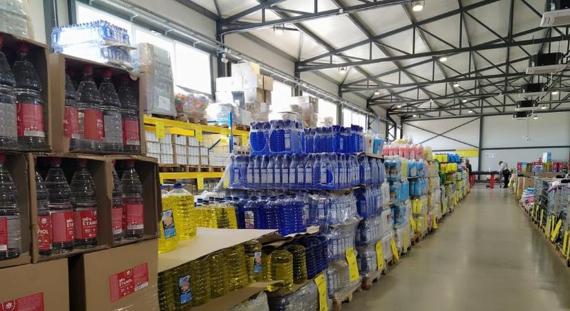 Megnyitott a tavaly beharangozott orosz bolt Budapesten