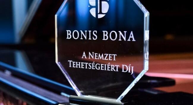 Bonis Bona-díj - Elindult a jelölés a nemzet tehetségeiért díjra