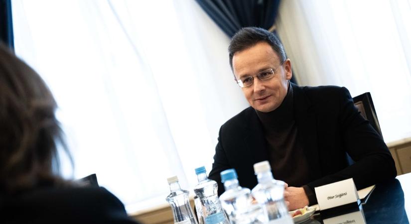 Szijjártó eloszlatta a kételyeket: rekordközeli beruházás érkezett Magyarországra idén