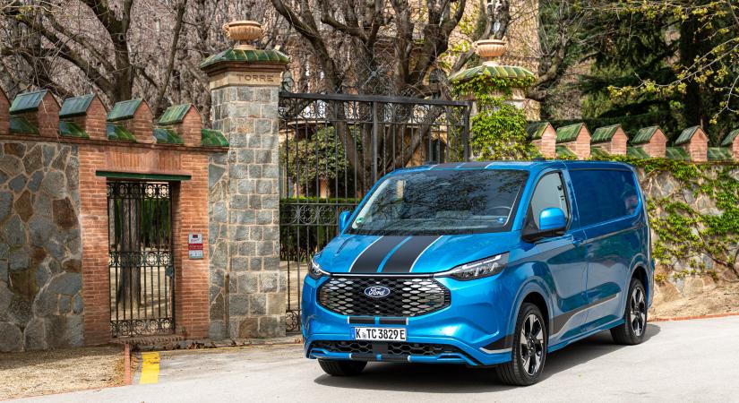 Nő a Ford elektromos kisteherautóinak hatótávja