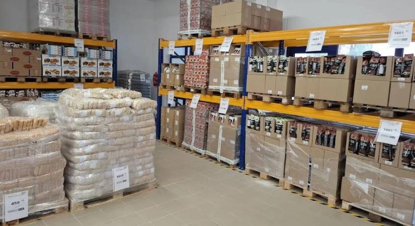 Az oroszok már a spájzban vannak: másfél év után tényleg megnyílt Budapesten az ultrafapados diszkontlánc