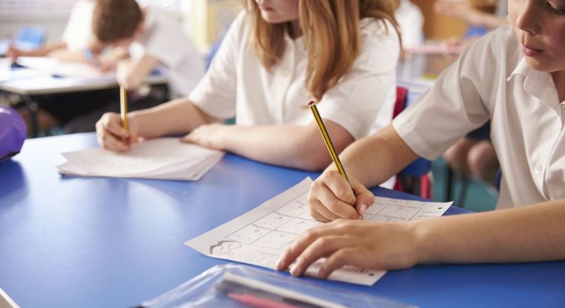 Erre vártak a szülők, bemutatták a jelentést: ez a helyzet valójában a Heves megyei iskolákban
