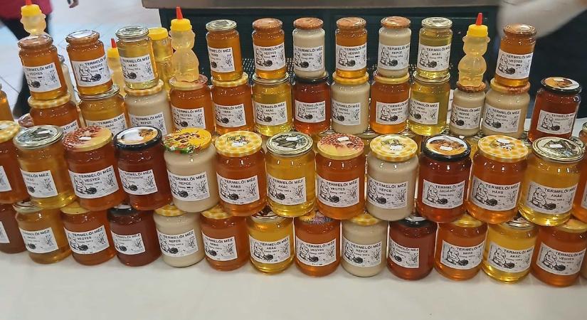 Csak úgy pörögnek az ezresek a karácsony aranyszínű immuncsodájáért, ennyiért megy a piacon