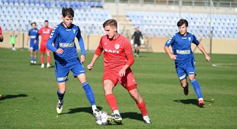 Vármegye I.: folytatódott a korábban félbeszakadt rangadó