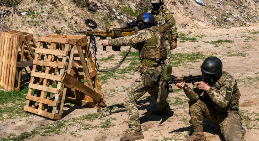 Lázadás a fronton: saját katonái végeztek az ukrán ezredessel, hogy megszökhessenek!