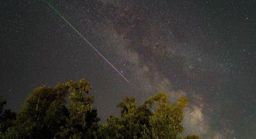 Látványos égi jelenség közelít: szabad szemmel is látható lesz több meteorraj