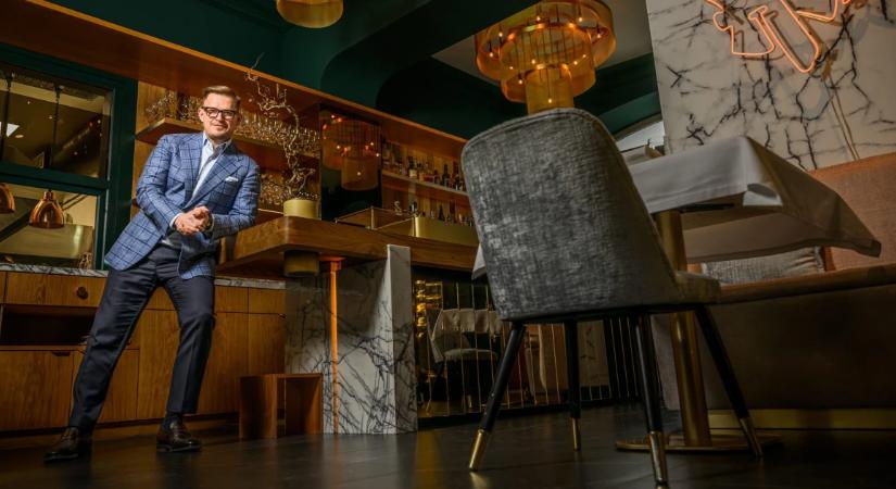 Tippelj, ki csatlakozik és ki tér vissza a cápák közé!