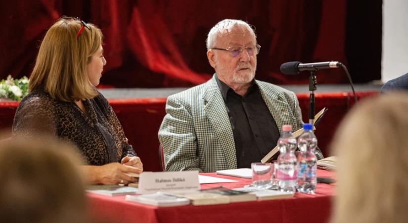 Szerelmi történet papírlapokon – Orbán Károly könyvbemutató