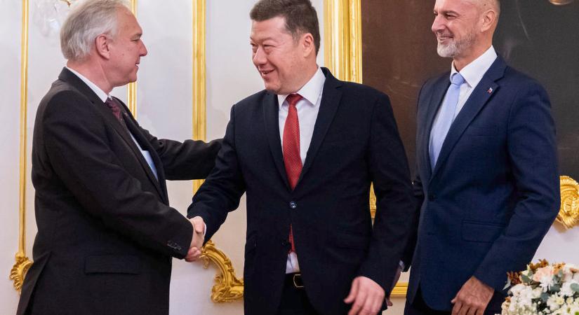 Parlamentjeik együttműködéséről is tárgyaltak slavkovi hármak házelnökei