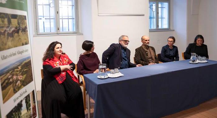 MŰVÉSZETEK HÁZA – Készülnek a fotográfia jubileumára