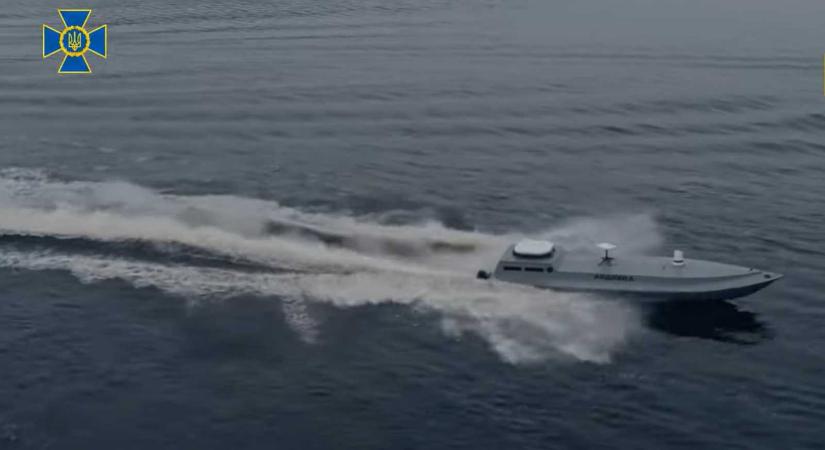 A hajózást veszélyeztető ukrán tengeri drónt semmisítettek meg a Fekete-tengeren (VIDEÓ)