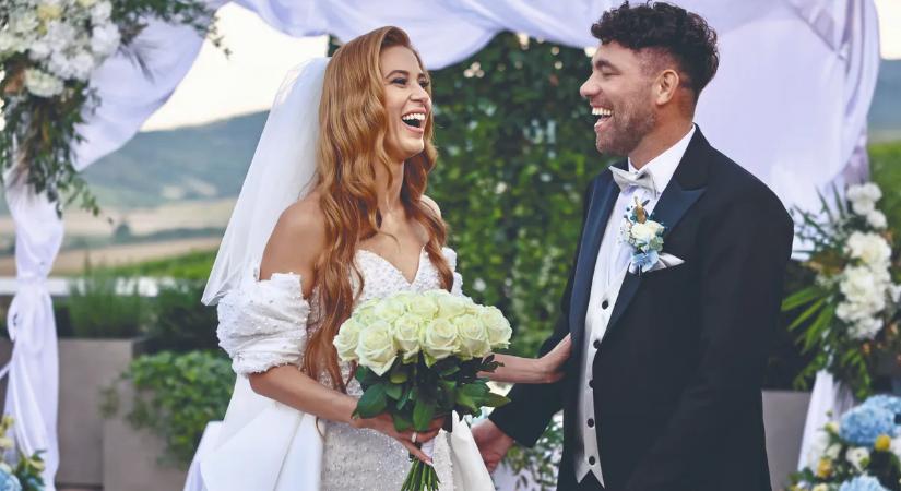 „Remélem legalább ilyen jól fogom majd én is csinálni” – Mikes Anna közös fotót osztott meg az édesanyjával, felrobbant az Instagram