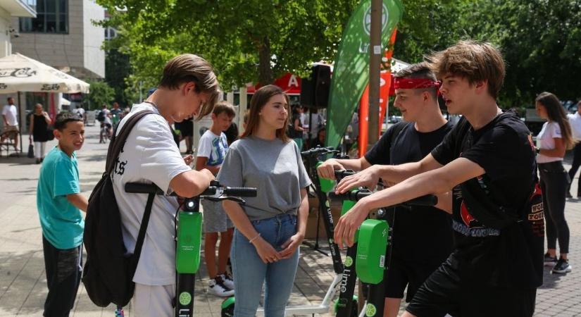 Új parkolási szabály lép életbe, súlyos árat fizetünk a figyelmetlenségért