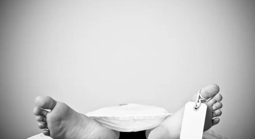 Egy zokniban találta meg halott férje lábát