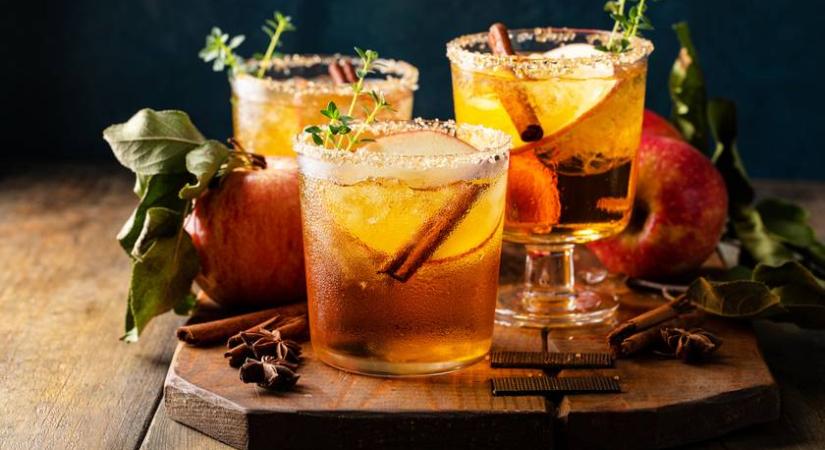 Ínycsiklandozó almás-fahéjas koktél: egyszerű összedobni és alkoholmentesen is elkészítheted