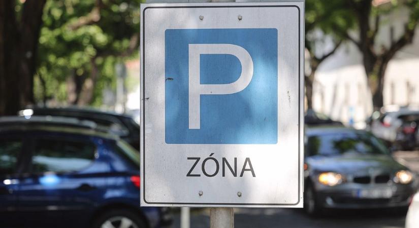 Átadták a világtalálmányt Kaposváron - messziről látod, hova nem parkolsz