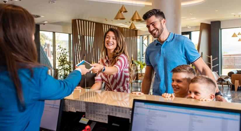 Októberben 14 százalékkal többet költöttek SZÉP-kártyáikról a kártyabirtokosok