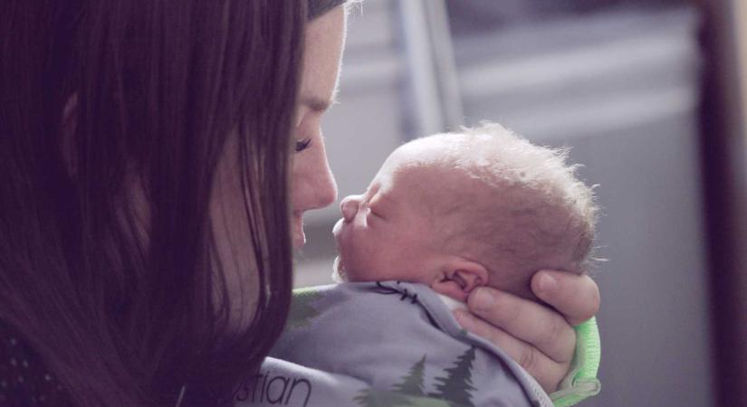 Munkaügyi miniszter: december végéig utalják a lombikbébiprogram támogatásait