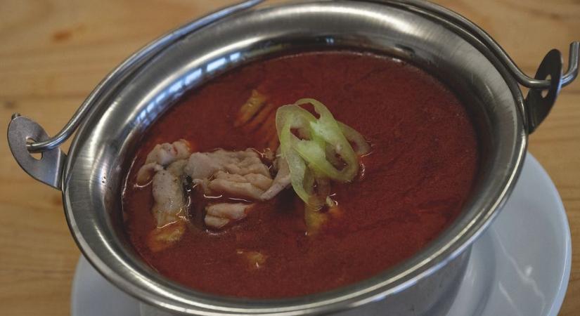 Elképesztő roham a népszerű csárdában: két nap alatt elfogyott a karácsonyi halászlé