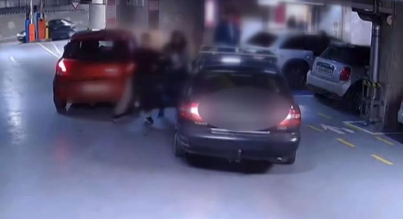 Balhét csaptak a parkolóhelyért: két nő támadt a nyugdíjas férfira  VIDEÓ