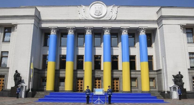 Elfogadták Ukrajna 2026-os költségvetését: ekkora hiányt ritkán látni Európában – a kiadások 60 százaléka a hadseregre megy